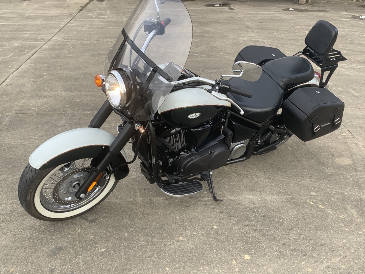 2022 Kawasaki Vulcan 900 Classic